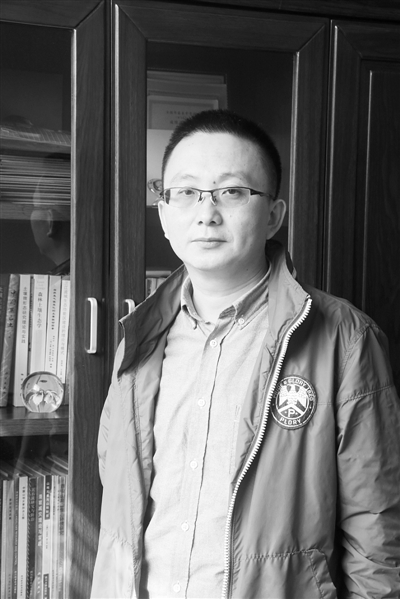 王小丹，星光熠熠的表演艺术家之路